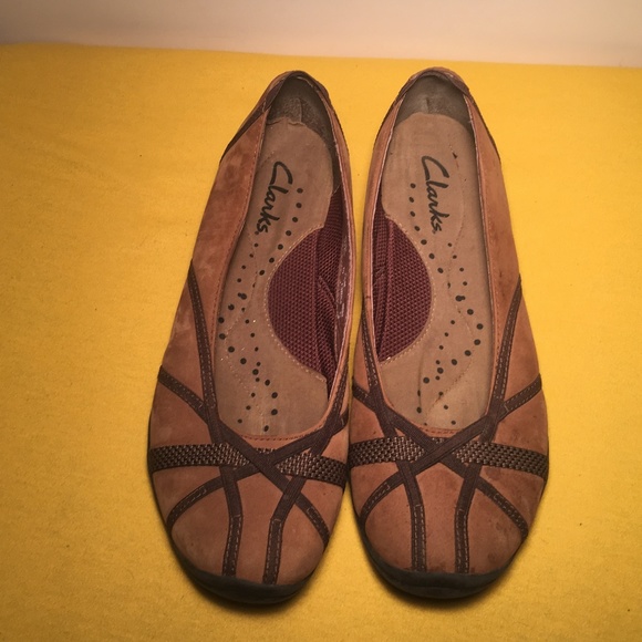 Clarks Shoes - 💚Clarks brown suede Flats sz 7.5 M